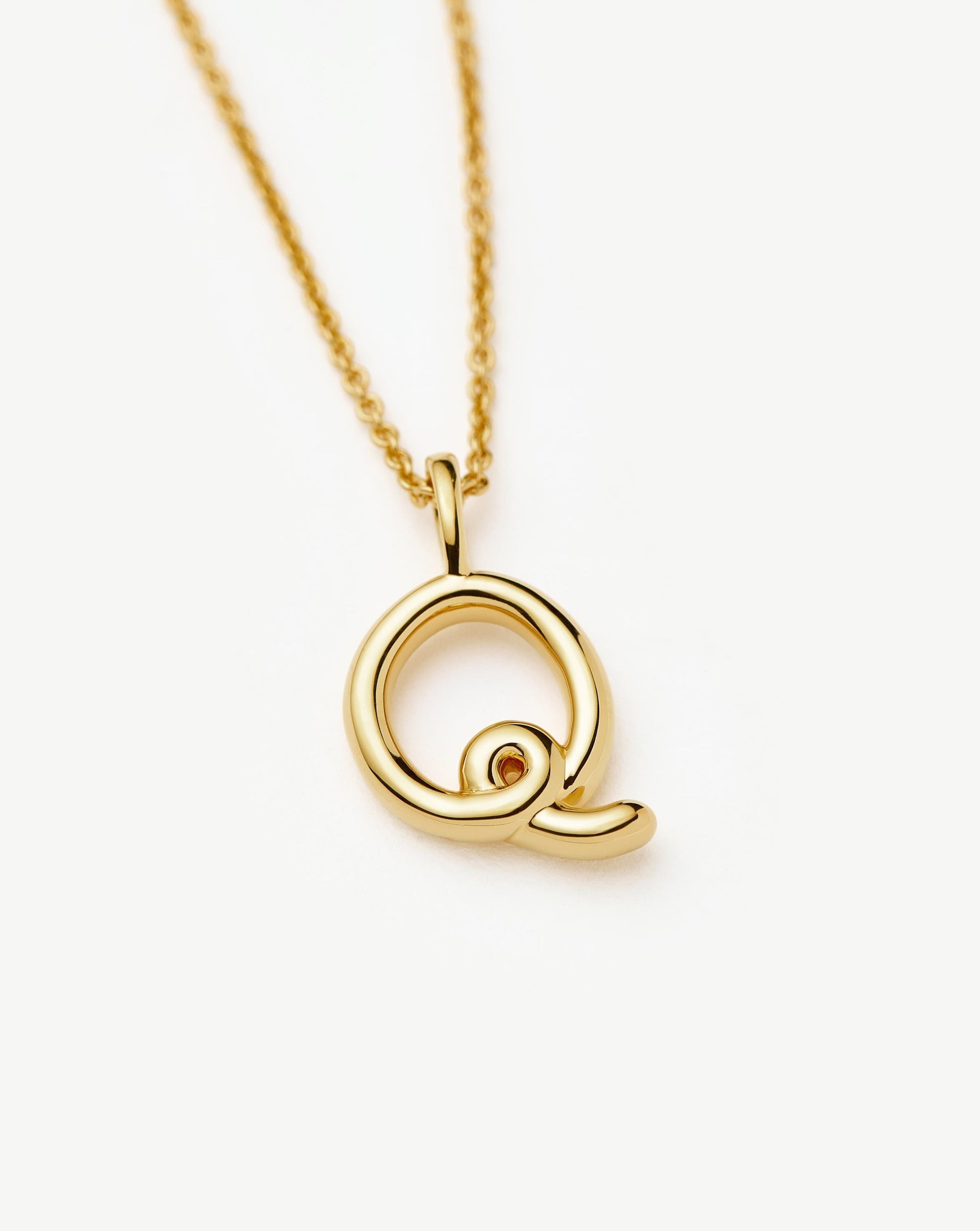 Curly Molten Mini Initial Necklace - Q | 18ct Gold Vermeil