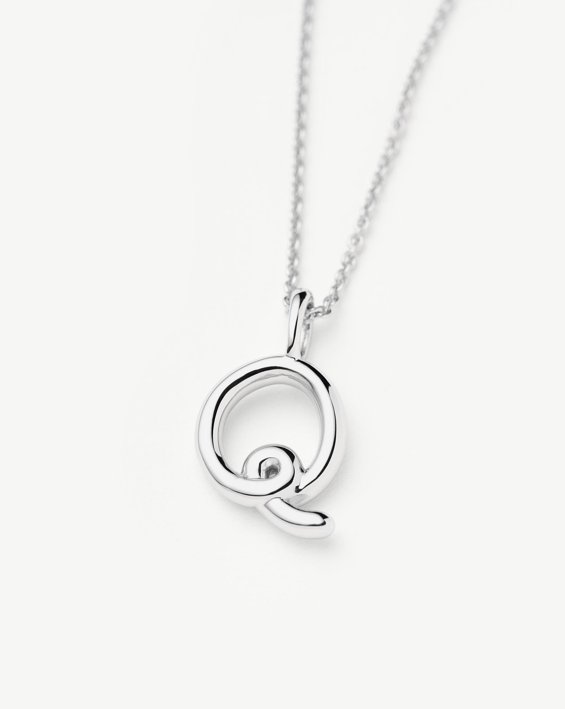 Curly Molten Mini Initial Necklace - Q | Sterling Silver