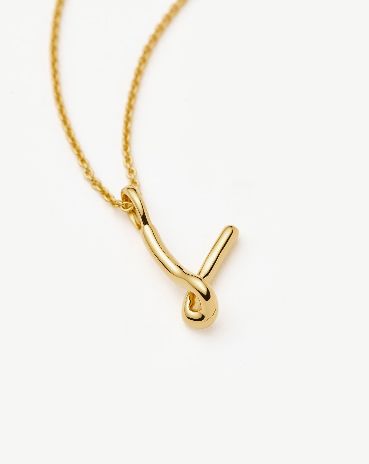 Curly Molten Mini Initial Necklace - V | 18ct Gold Vermeil